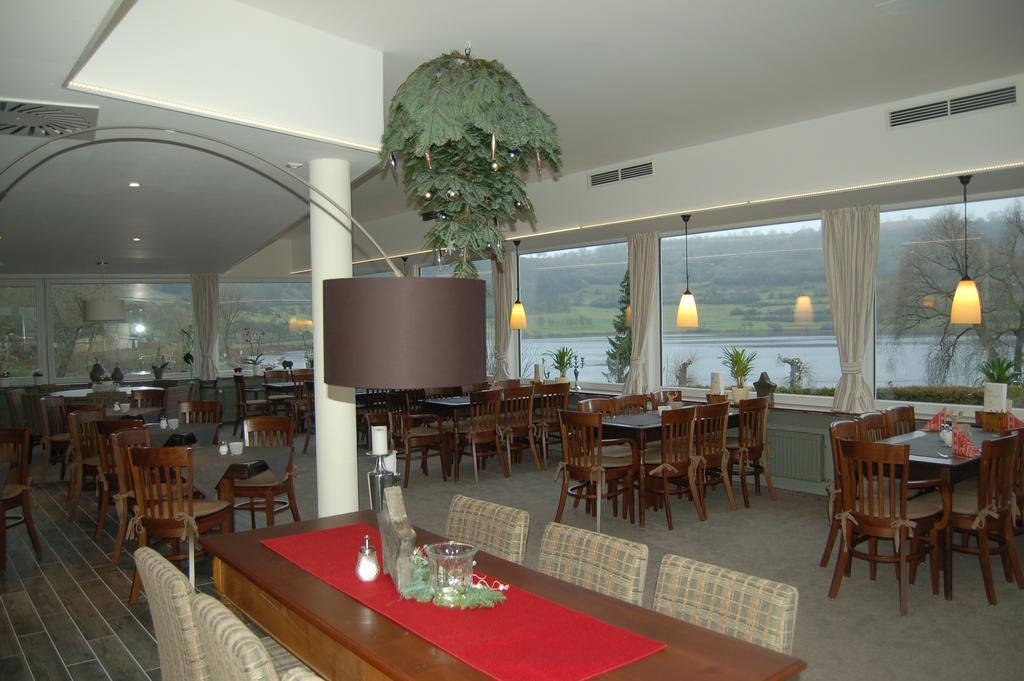 Hotel-Ferienwohnungen Cafe Maarblick Schalkenmehren Exterior photo