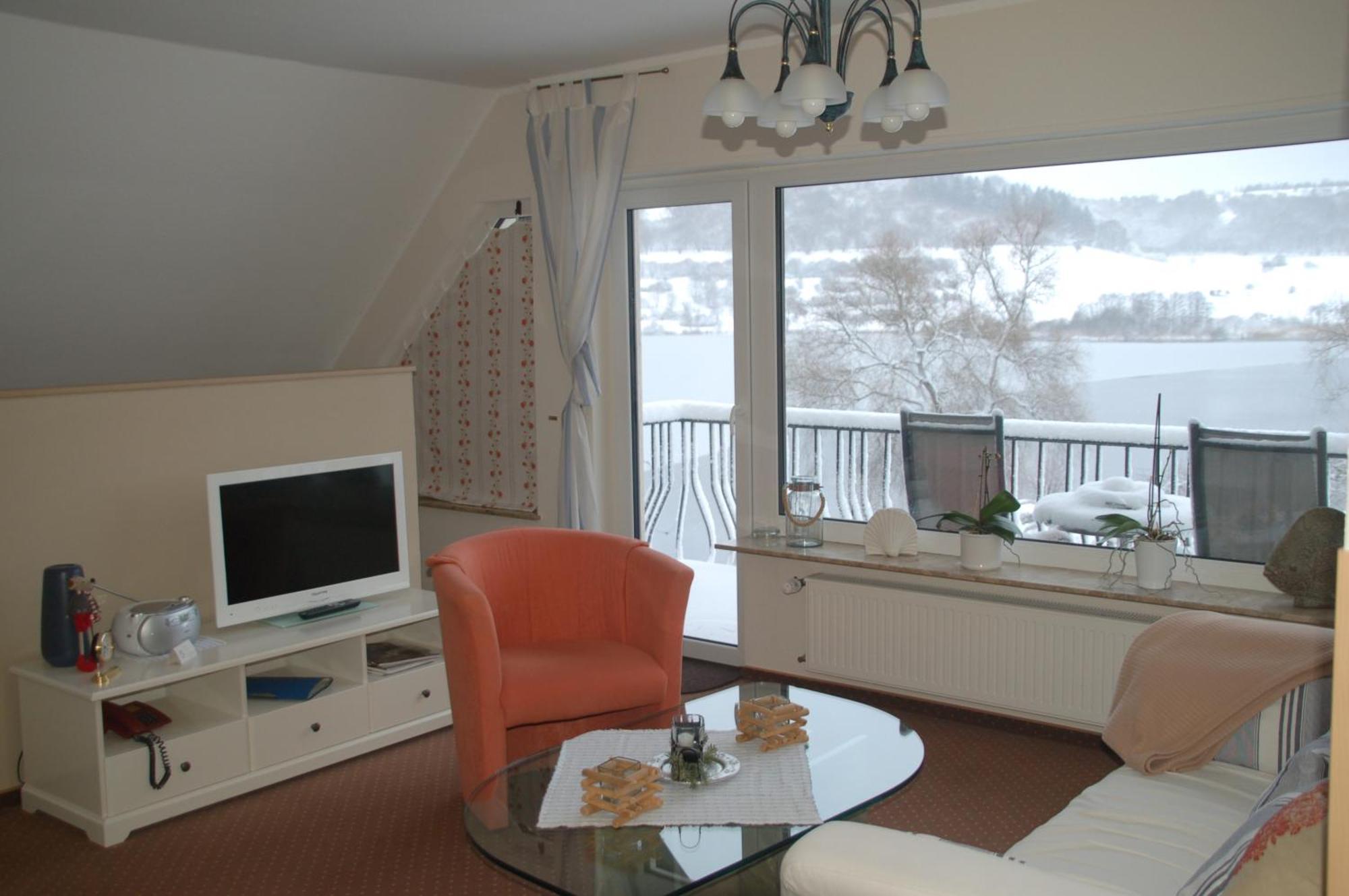 Hotel-Ferienwohnungen Cafe Maarblick Schalkenmehren Room photo