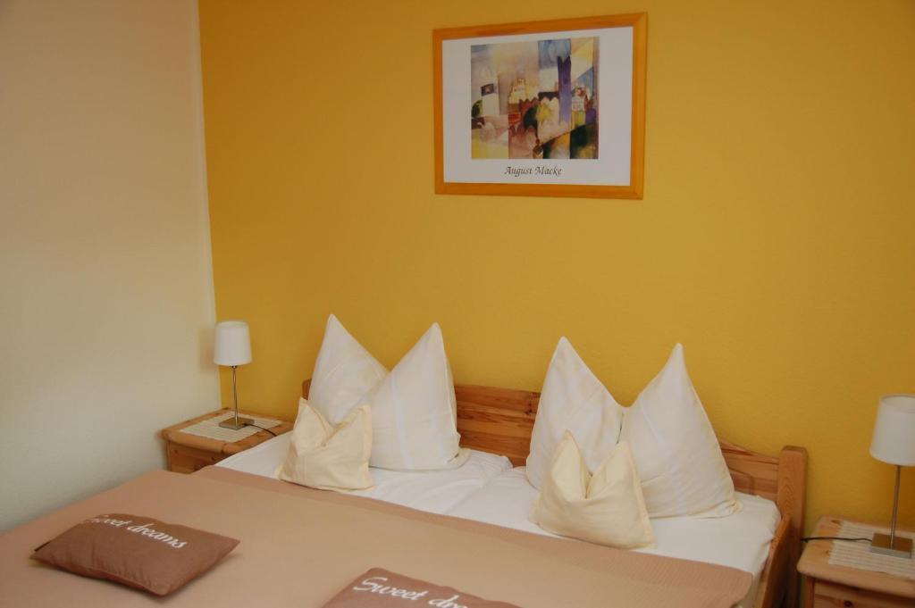 Hotel-Ferienwohnungen Cafe Maarblick Schalkenmehren Room photo