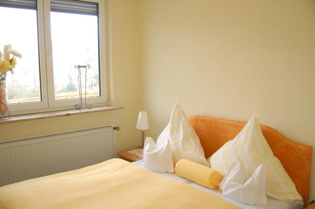 Hotel-Ferienwohnungen Cafe Maarblick Schalkenmehren Room photo