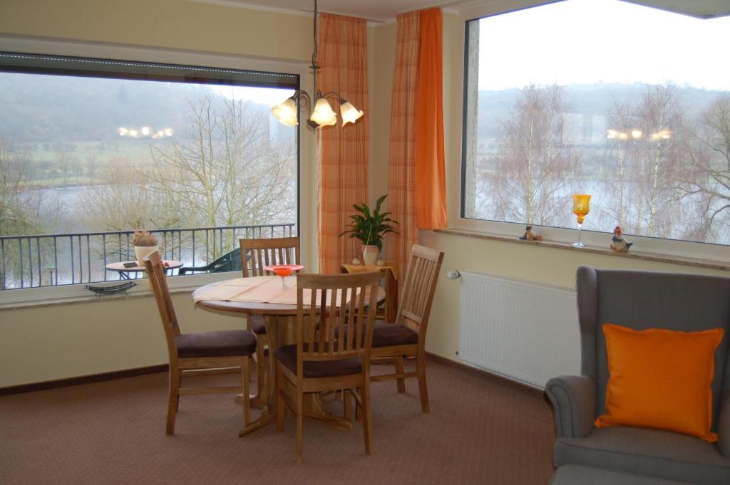 Hotel-Ferienwohnungen Cafe Maarblick Schalkenmehren Room photo