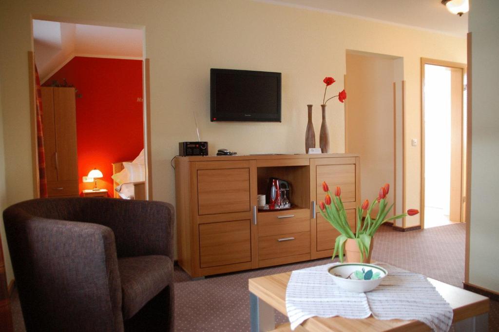 Hotel-Ferienwohnungen Cafe Maarblick Schalkenmehren Room photo