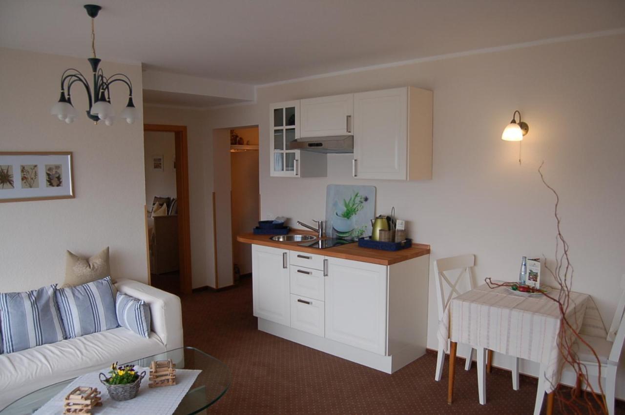 Hotel-Ferienwohnungen Cafe Maarblick Schalkenmehren Room photo